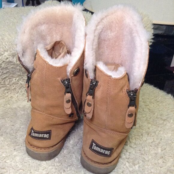 Tamarac Suede and Shearling boots; 8M, Ugg-Like; Bohemian Winters, Comfort, Chic - Picture 2 of 8